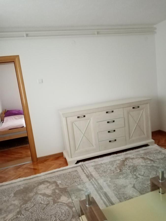 Azra Apartment Високо Екстериор снимка