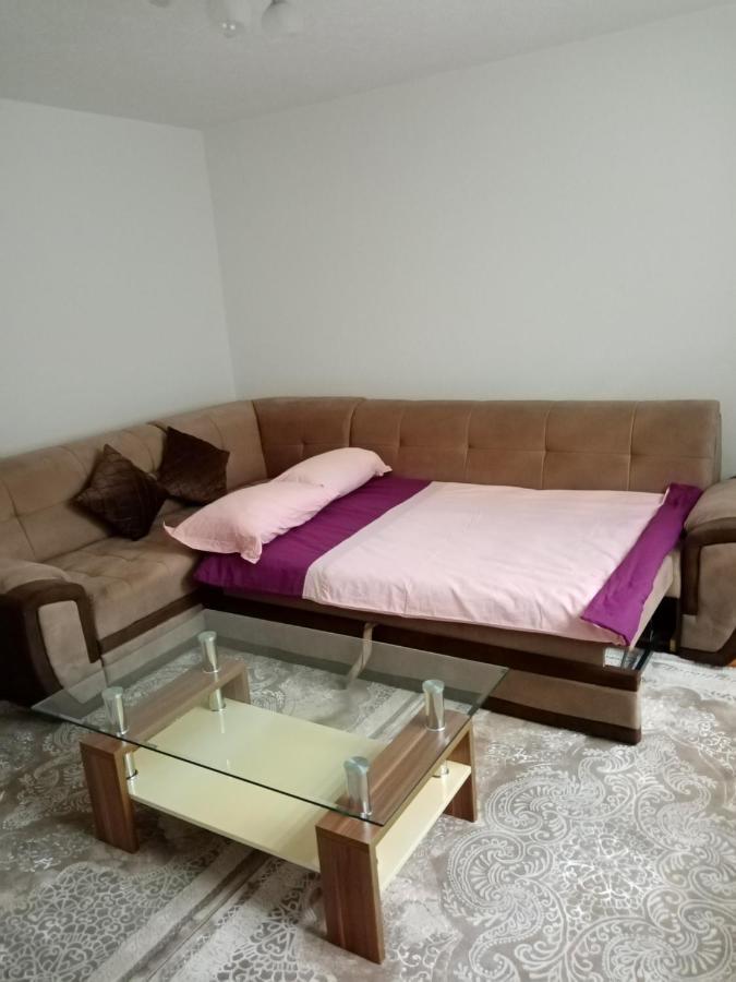 Azra Apartment Високо Екстериор снимка