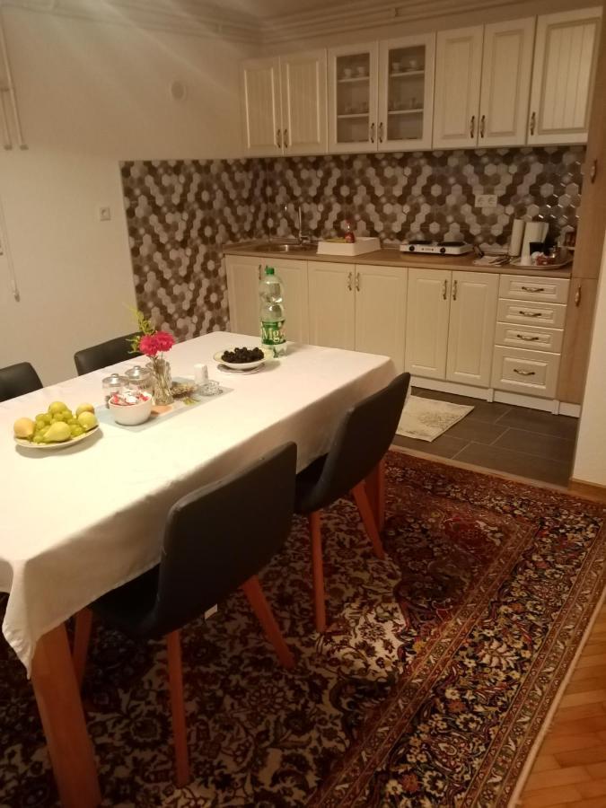 Azra Apartment Високо Екстериор снимка