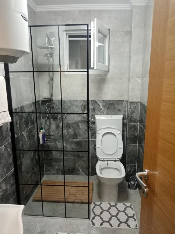 Azra Apartment Високо Екстериор снимка